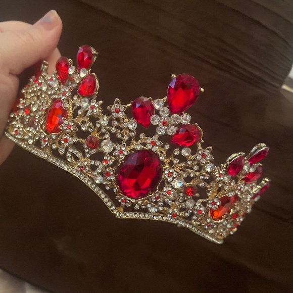 Red Queen Crown for cosplay or celebrations!!